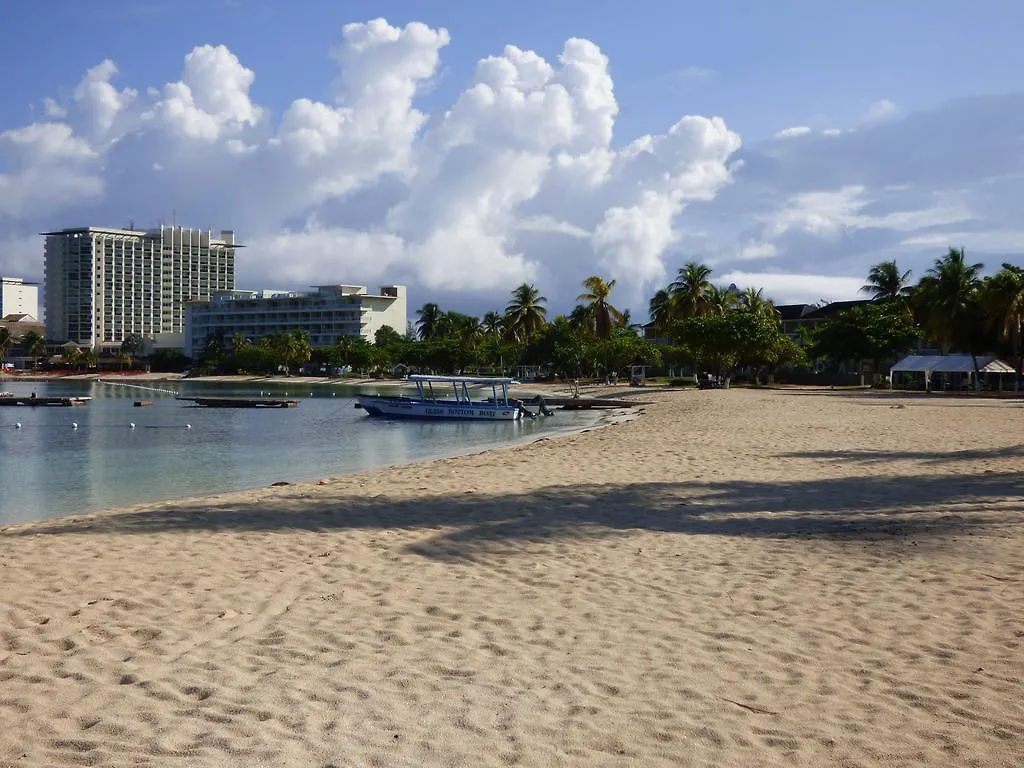 Beach Studio 30 Apartment Ocho Rios Jamaica